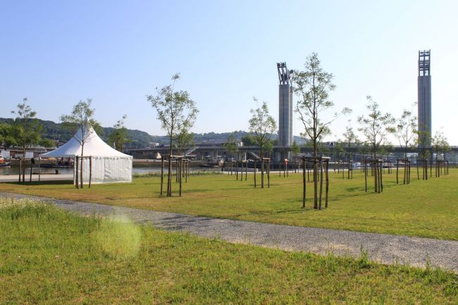 Manifestation publique pour dévoiler un nouveaux site